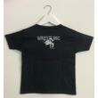 Gyerek póló - Hatsoros szürke wrestling felirattal dobós mintával - fekete pólón