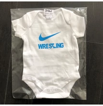 Baba-body, pamut fehér - 3-6 hó - Nike wrestling mintával - babakék - Rövid ujjas