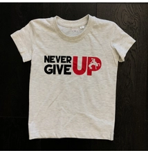 Gyerek világos szürke póló - Never give up mintával-4ÉVES-110CM