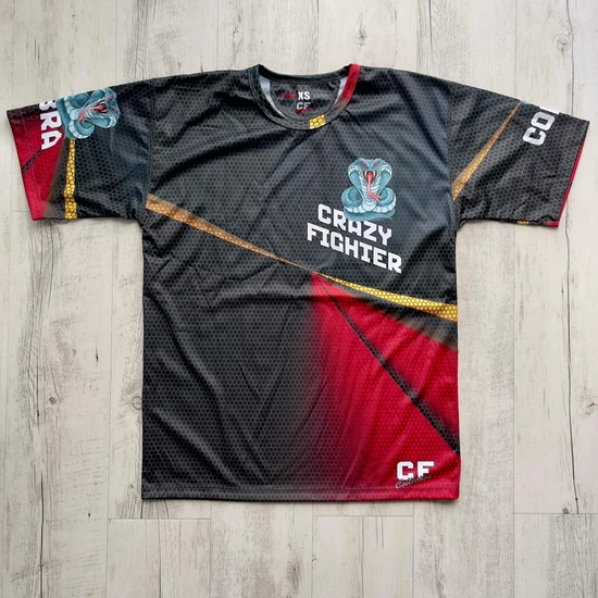 Férfi technikai póló (rashguard) - kígyós mintával - fekete pólón