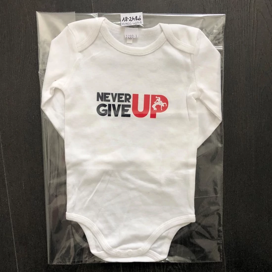 Baba-body, pamut fehér - 18-24 hó - Never Give Up mintával - Sötétkék- piros - Hosszú ujjas