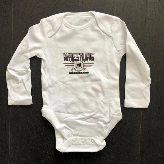 Baba-body, pamut fehér - 9-12 hó - Wrestling 3 csíkos mintával - szürke - Hosszú ujjas