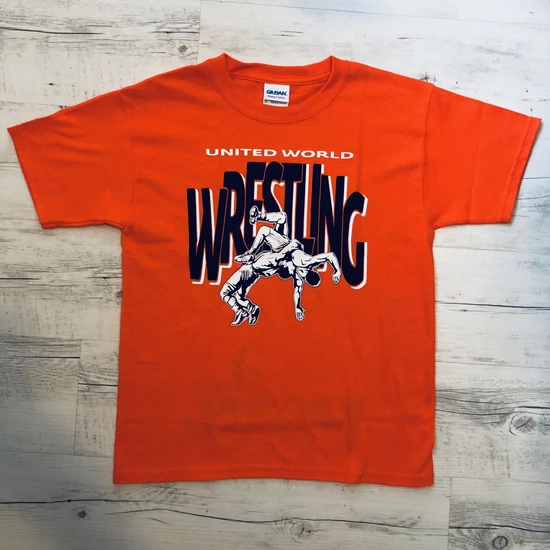 Gyerek póló - Nagy fekete wrestling felirattal dobós mintával - narancssárga pólón