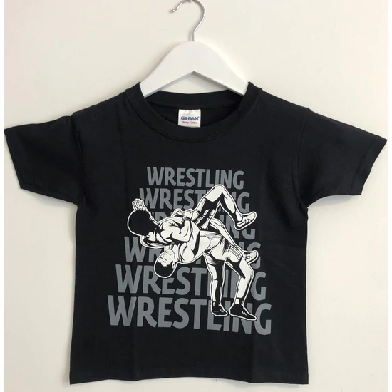 Gyerek póló - Hatsoros szürke wrestling felirattal dobós mintával - fekete pólón